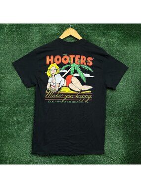 Hooters Makes You Happy Clearwater T-Shirt Size Medium